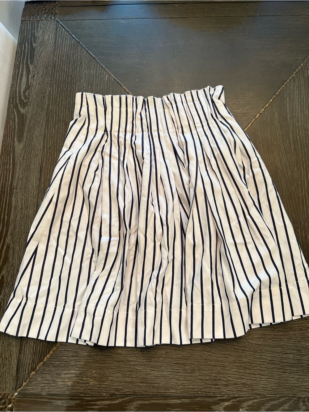 Kate Spade White and Navy Vertical Stripe Pleated Skirt